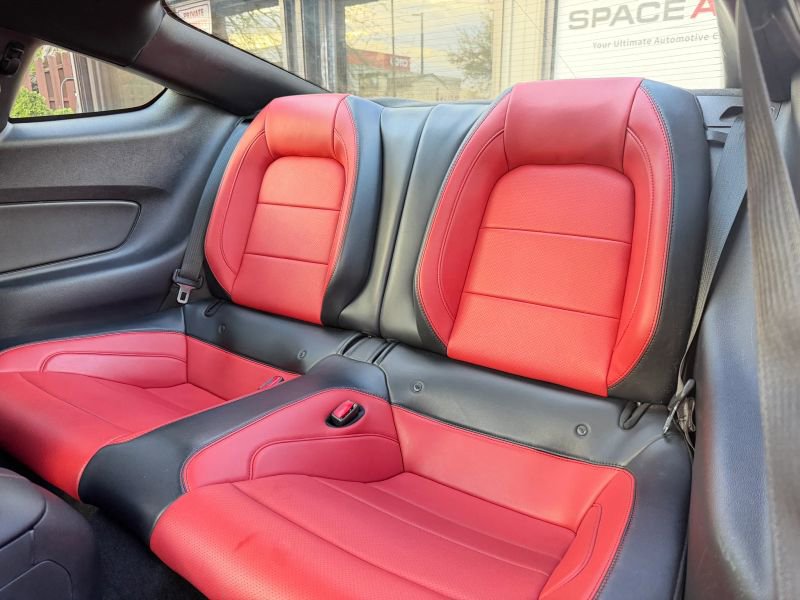 Used 2017 Ford Mustang Premium image 13