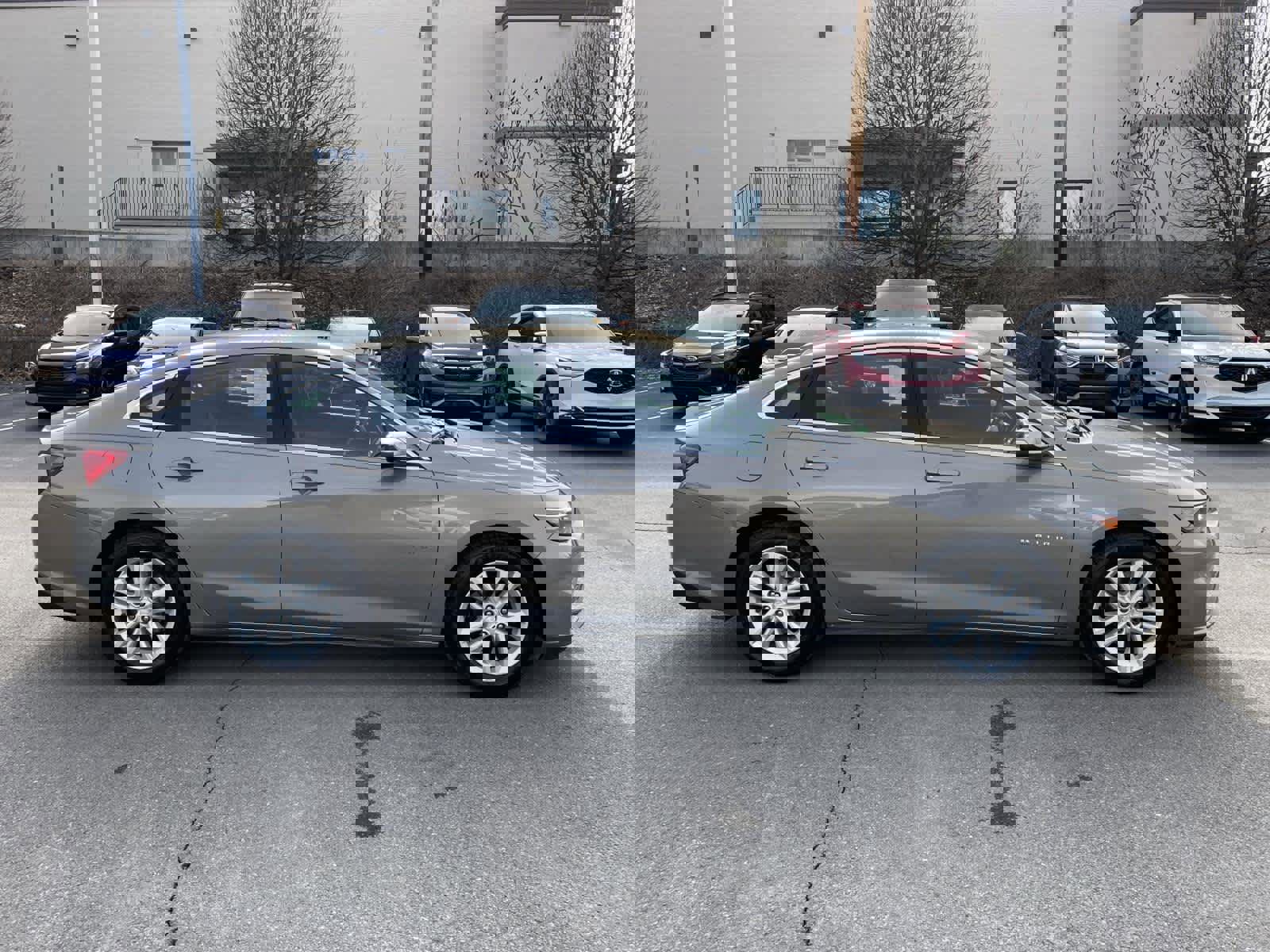 Used 2017 Chevrolet Malibu LT image 6