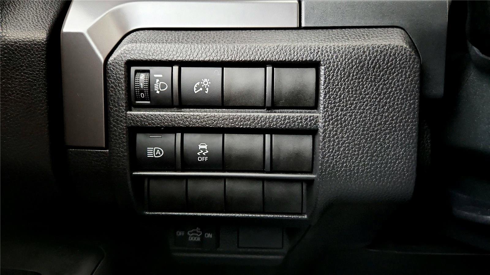 Certified 2025 Toyota Tacoma SR5 image 39