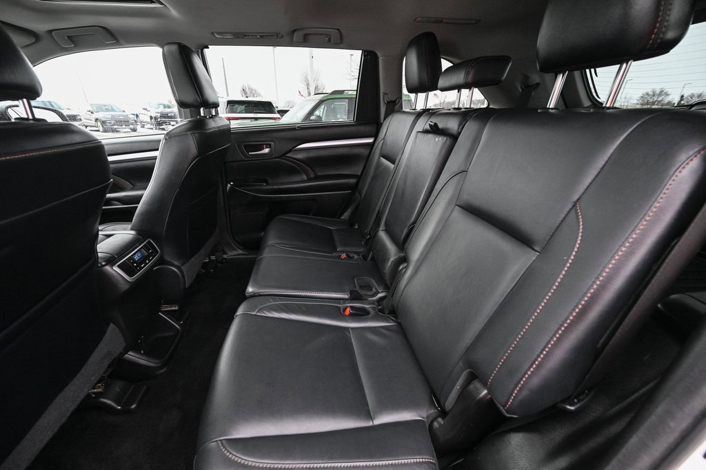 Used 2017 Toyota Highlander XLE image 22