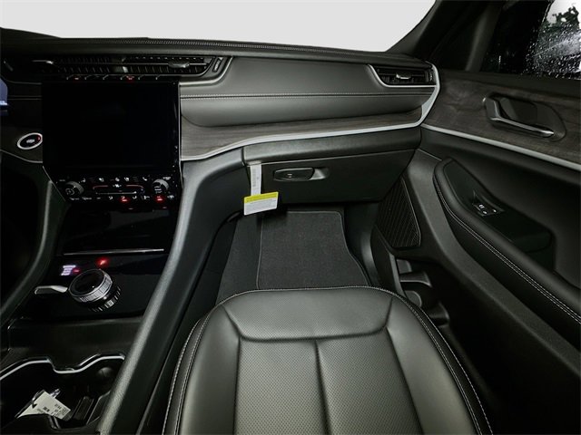 New 2025 Jeep Grand Cherokee Limited w/ Luxury Tech Group II image 26