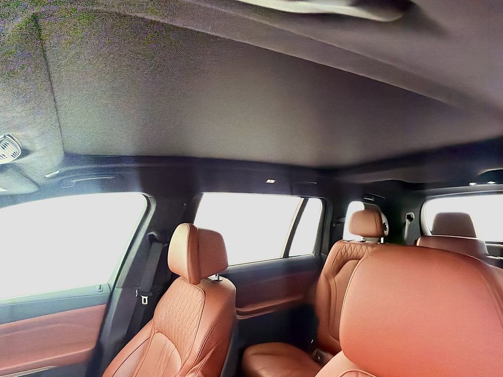 Used 2022 BMW X7 M50i w/ Executive Package image 28