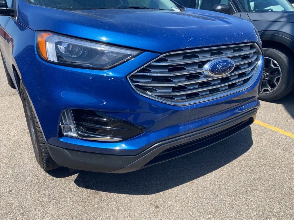 Used 2022 Ford Edge SEL w/ Sport Appearance Package AWD/4WD image 4