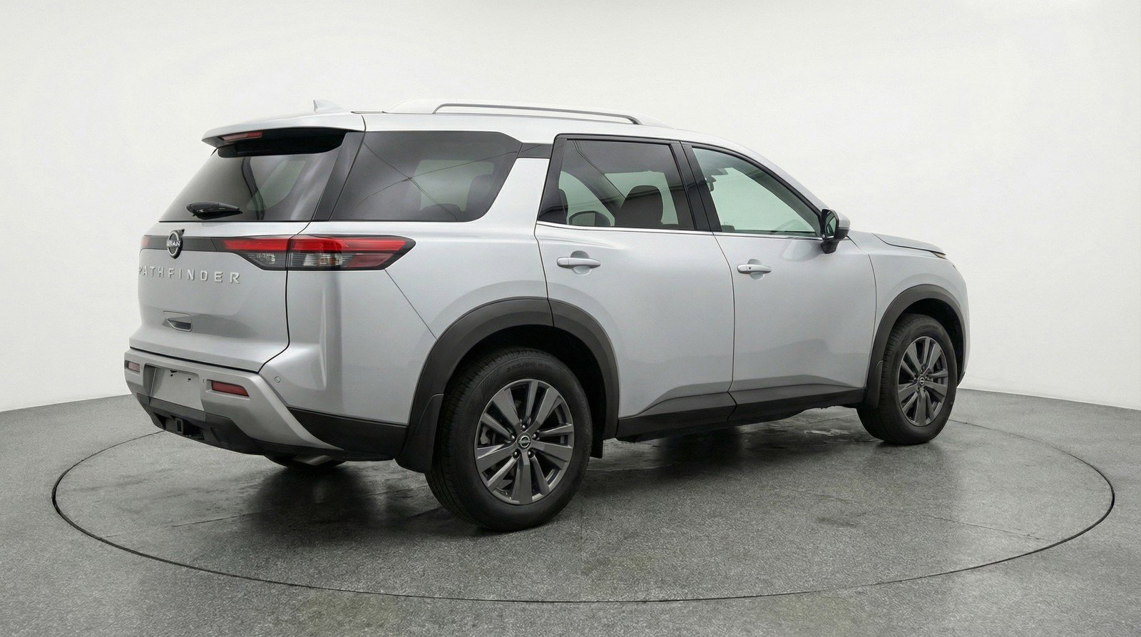 Used 2025 Nissan Pathfinder SV FWD image 9