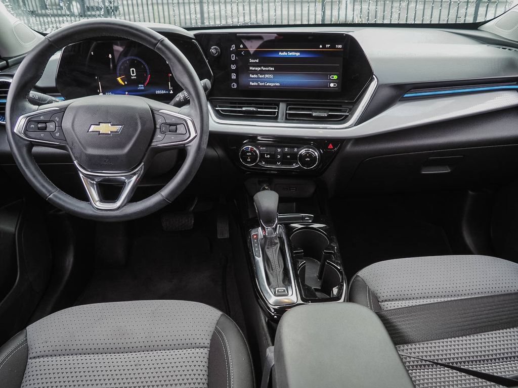 Certified 2024 Chevrolet Trax LT w/ Driver Confidence Package FWD image 10