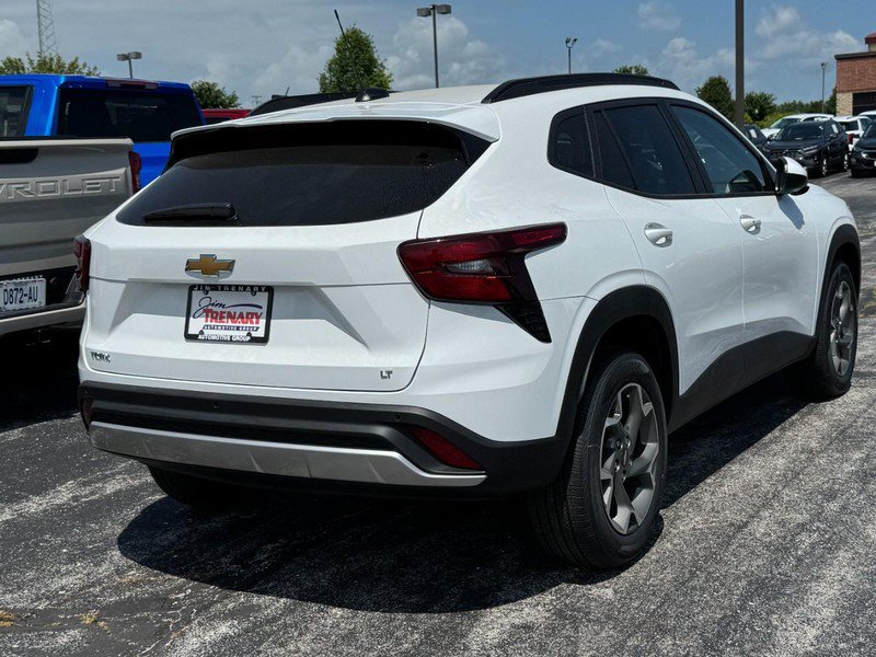 New 2026 Chevrolet Trax LT w/ Sunroof Package FWD image 3