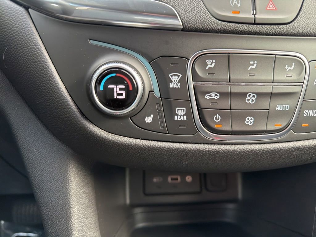 Used 2024 Chevrolet Equinox LT image 32