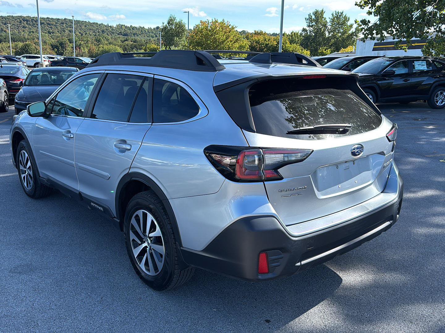 Used 2022 Subaru Outback Premium AWD/4WD image 5