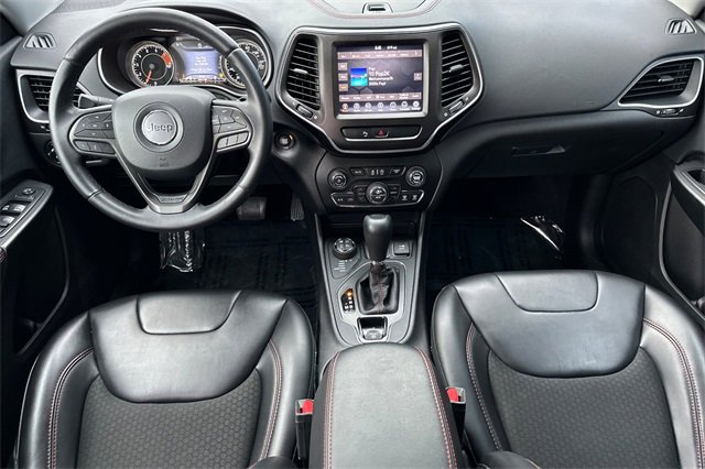 Used 2019 Jeep Cherokee Trailhawk image 16