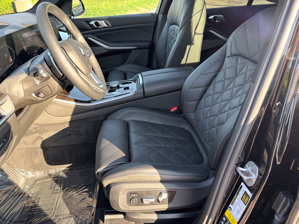 Certified 2024 BMW X5 xDrive40i w/ Premium Package AWD/4WD image 17