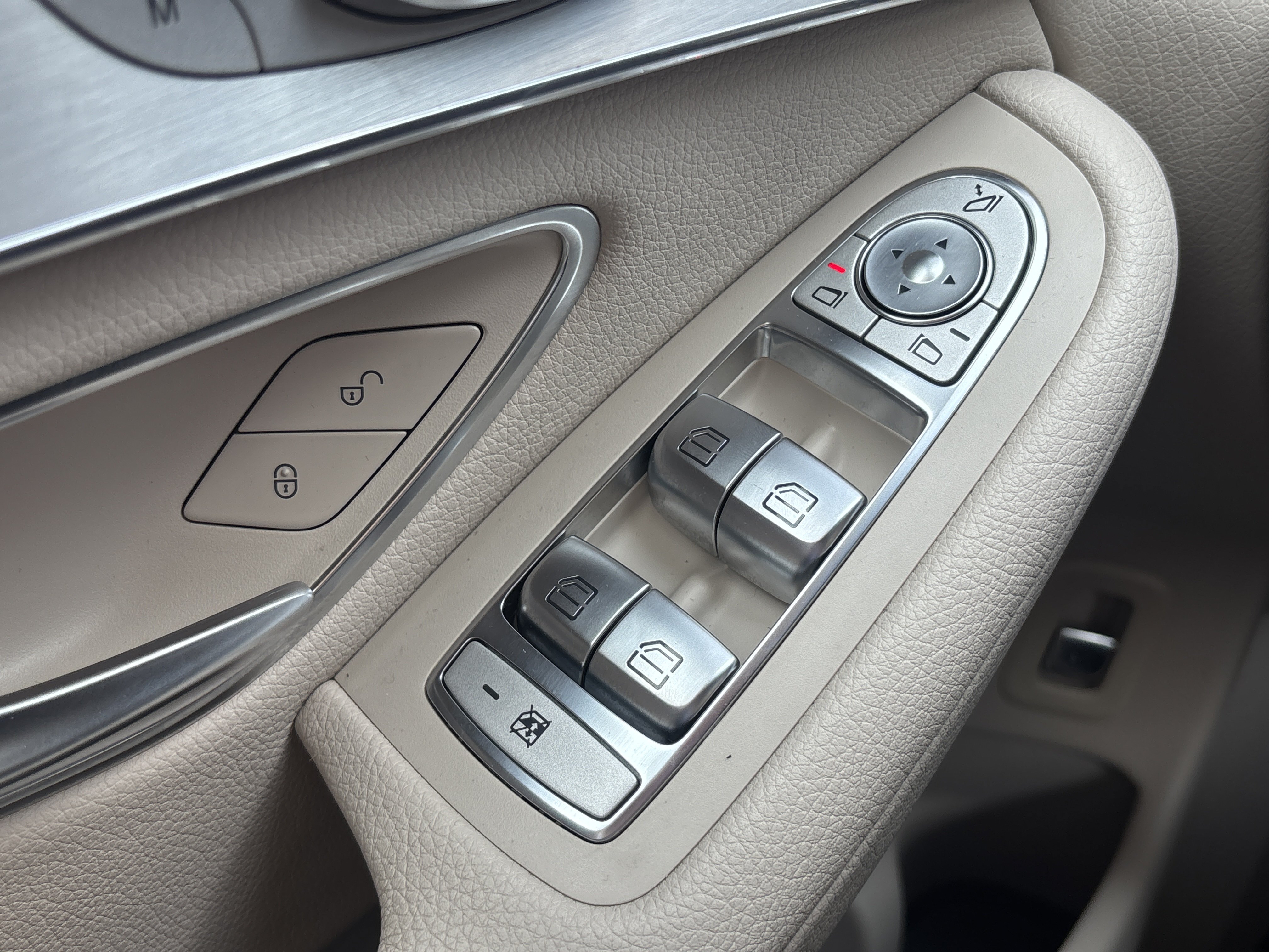 Used 2019 Mercedes-Benz GLC 300 4MATIC image 31