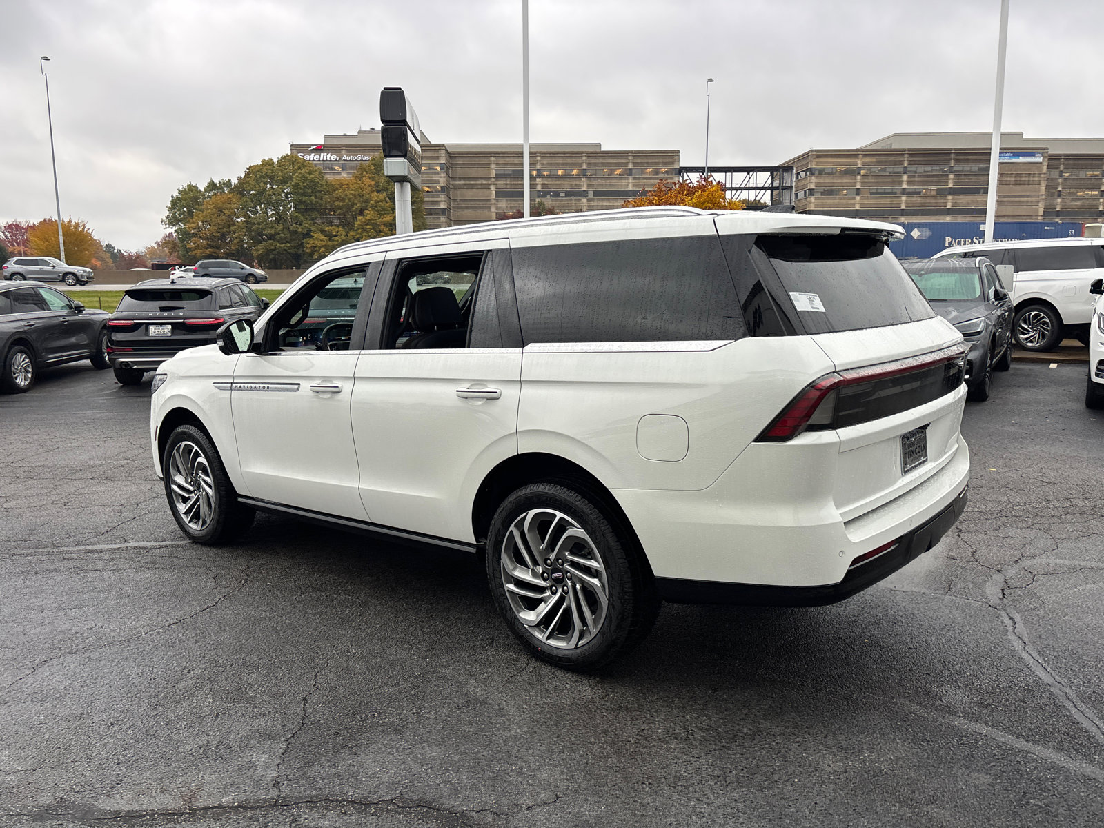 New 2025 Lincoln Navigator Reserve image 5