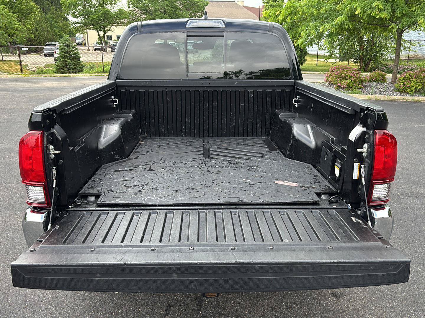 Used 2019 Toyota Tacoma TRD Off-Road AWD/4WD image 15