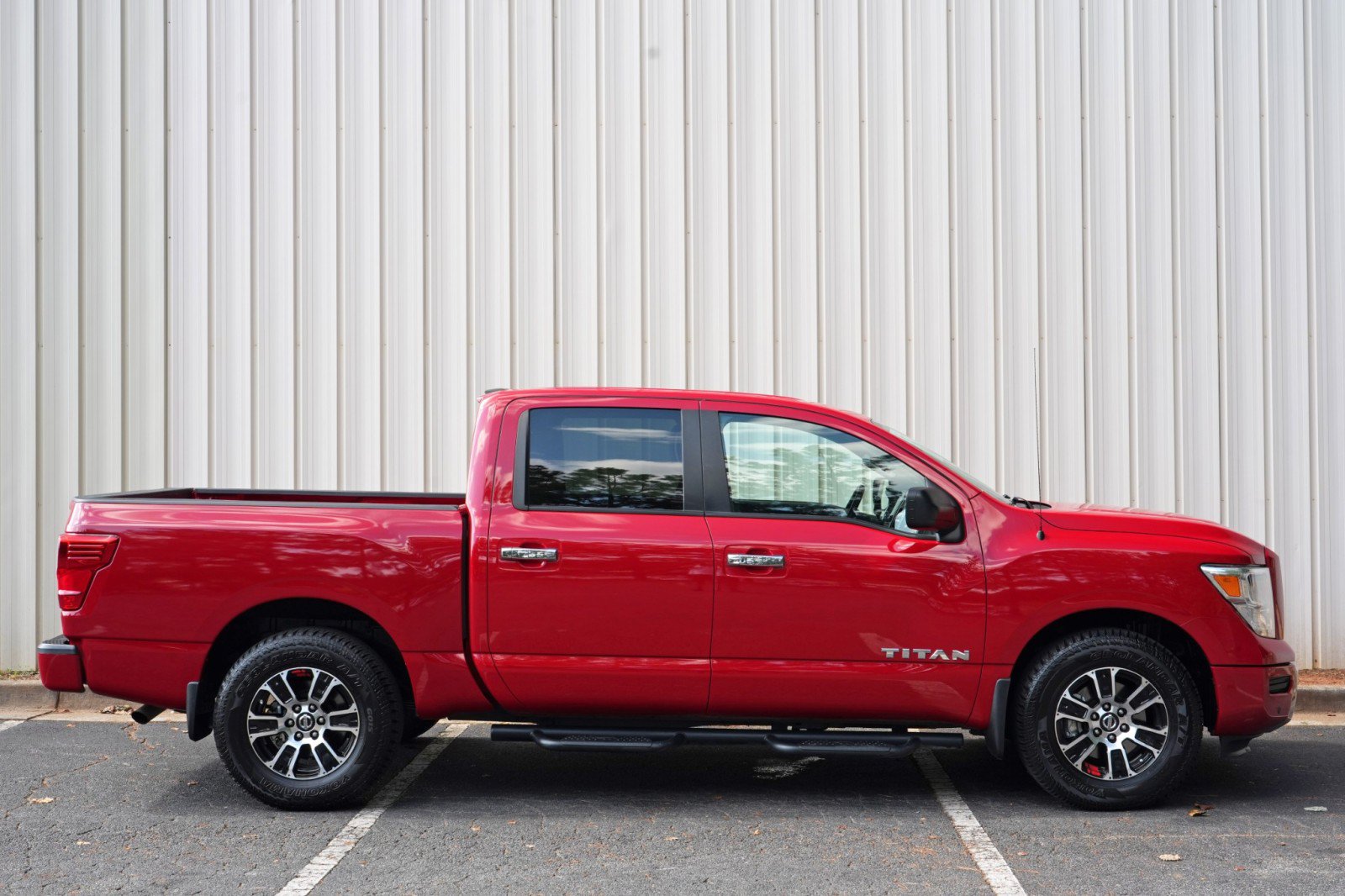 Used 2021 Nissan Titan SV w/ SV Convenience Package RWD image 46