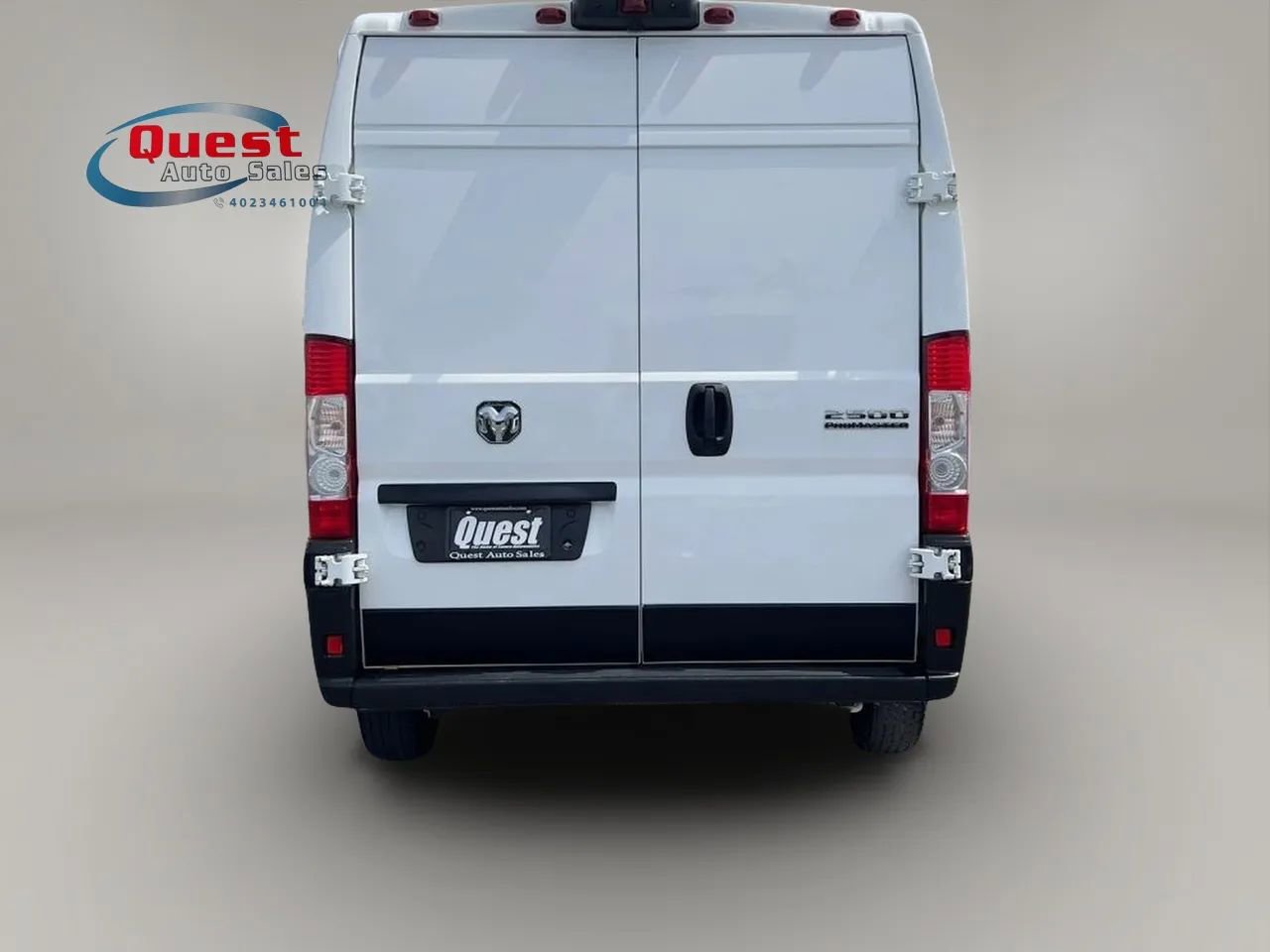 Used 2025 RAM ProMaster 2500 w/ Convenience Group FWD image 4