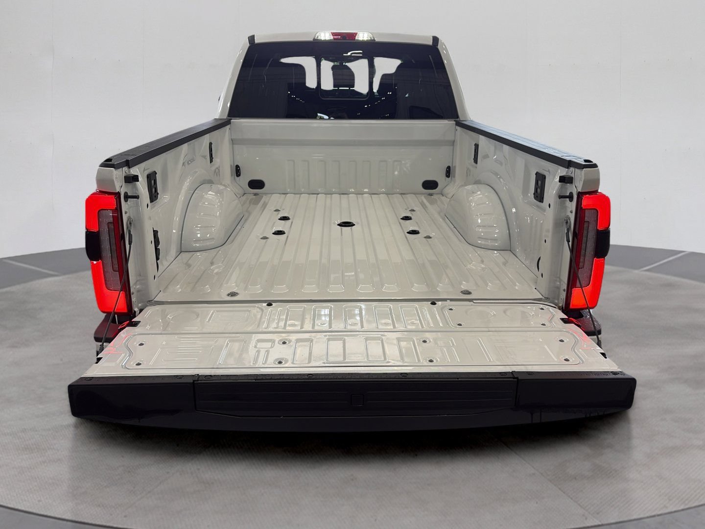 Used 2026 Ford F250 Platinum AWD/4WD image 14