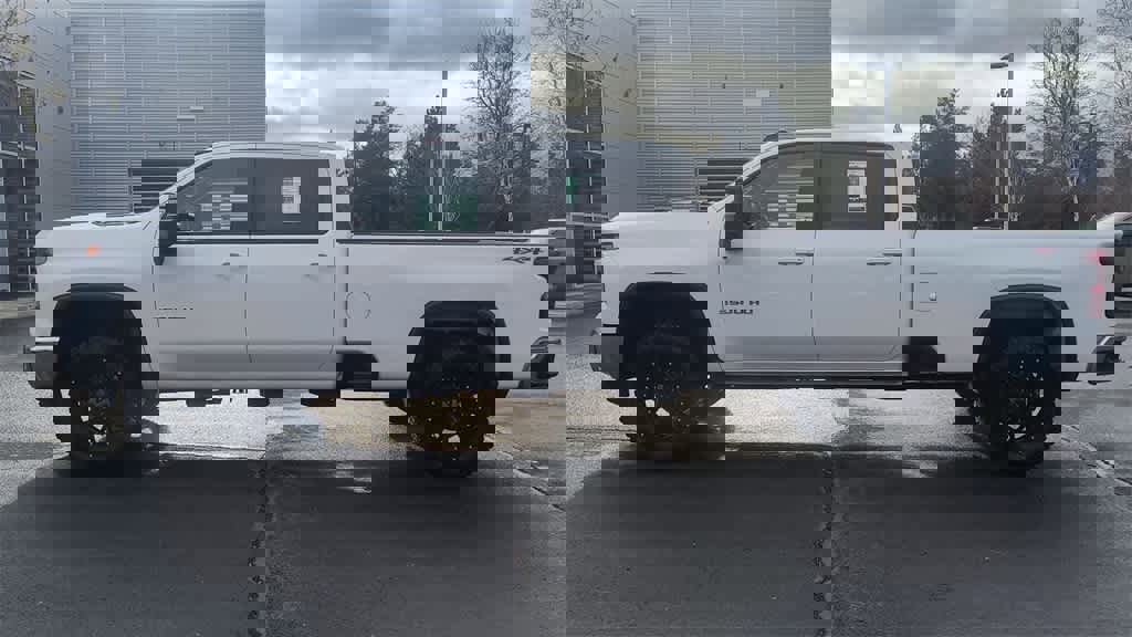 Used 2024 Chevrolet Silverado 3500 LT image 5