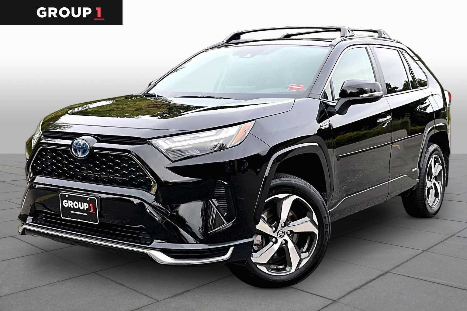 Used 2024 Toyota RAV4 SE w/ Weather & Moonroof Package