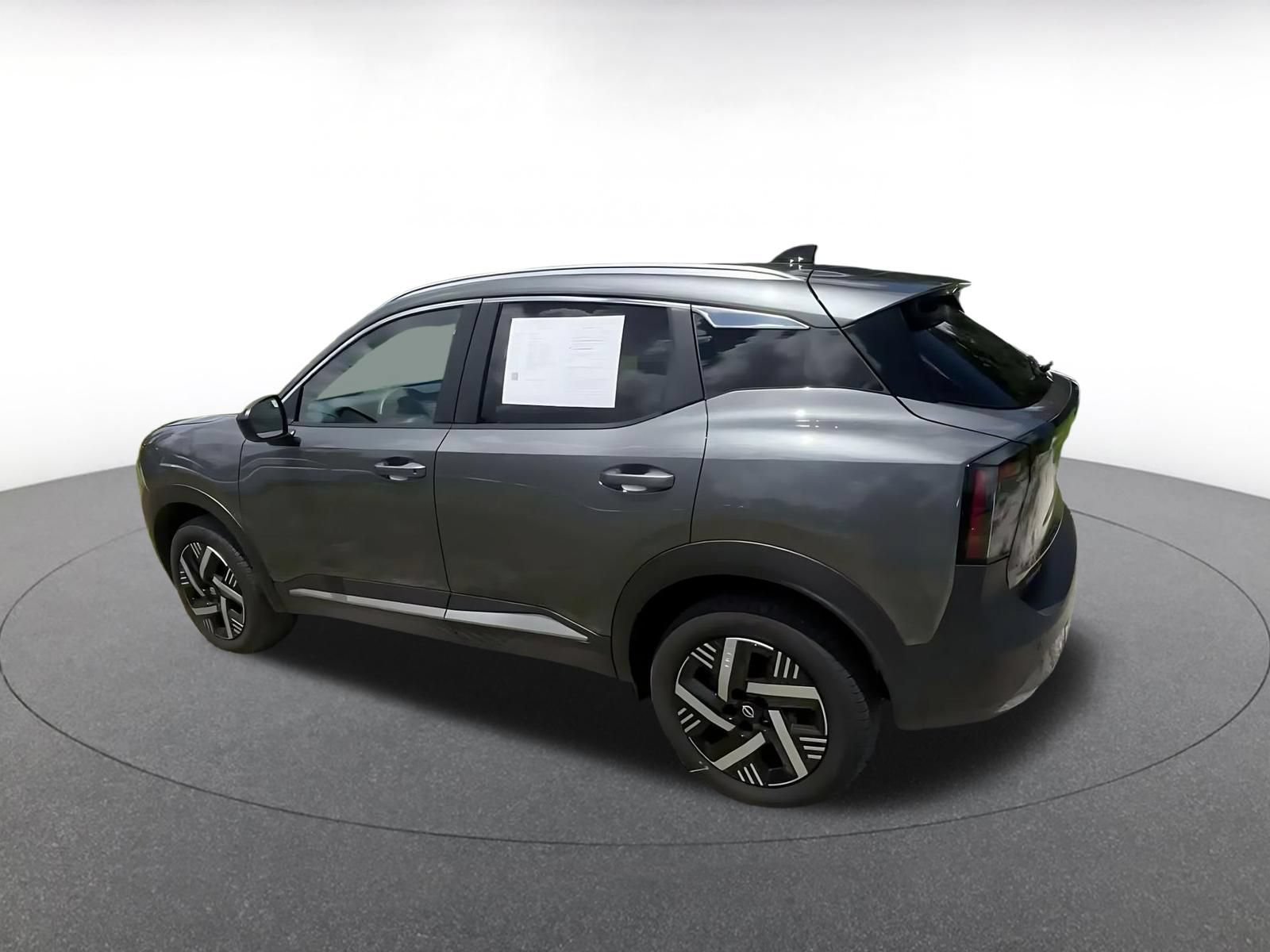 Used 2026 Nissan Kicks SV FWD image 9