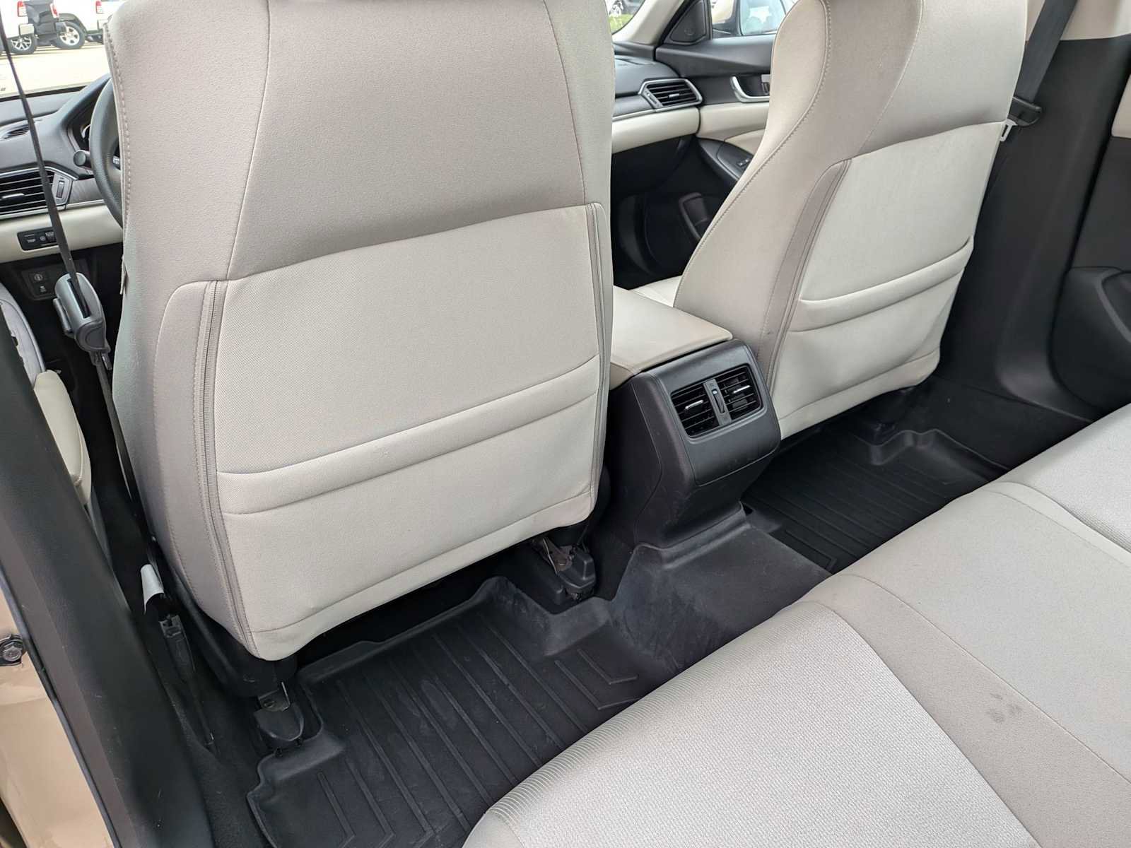 Used 2019 Honda Accord EX image 18