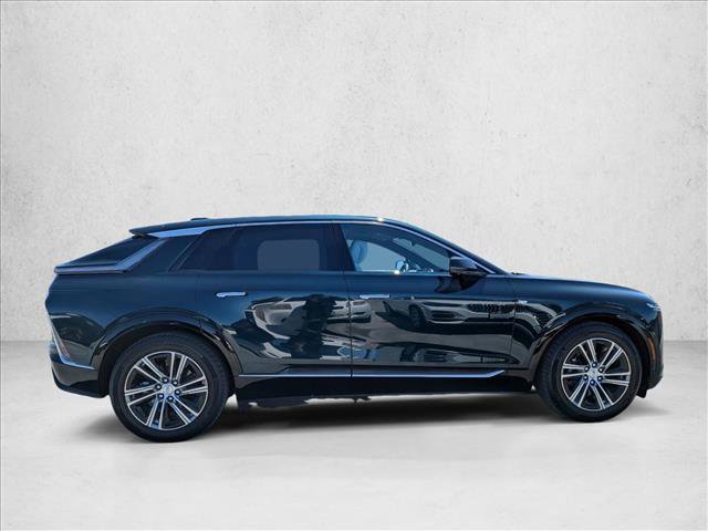 Used 2024 Cadillac Lyriq Luxury AWD/4WD image 4