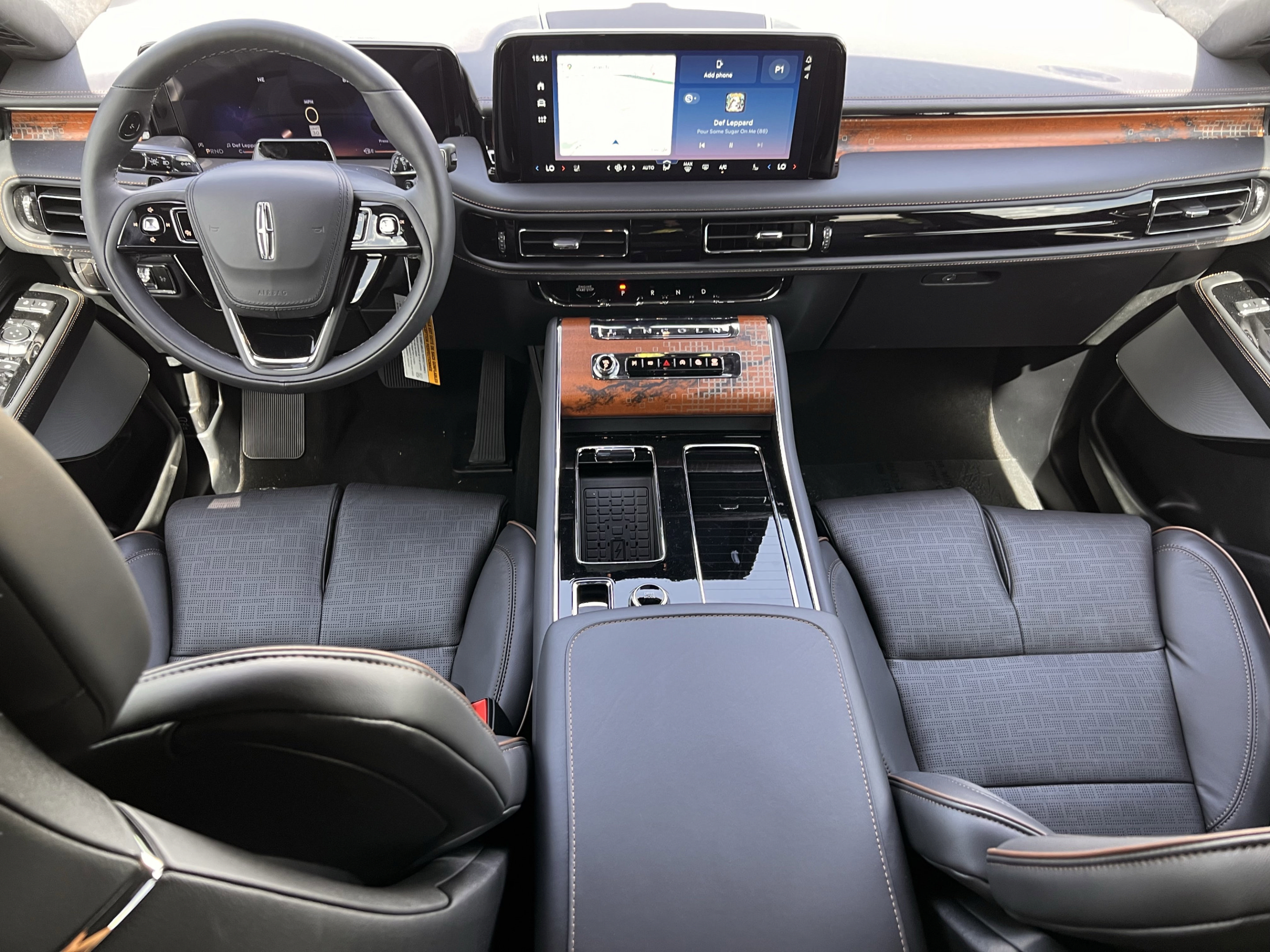 New 2025 Lincoln Aviator Black Label AWD/4WD image 9