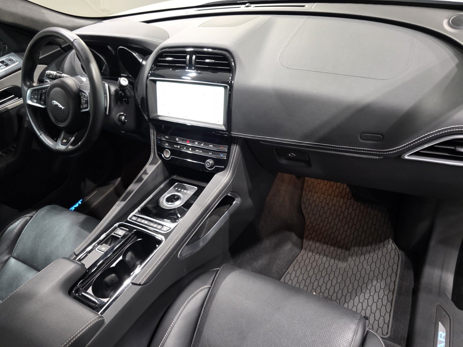Certified 2020 Jaguar F-PACE S AWD/4WD image 25