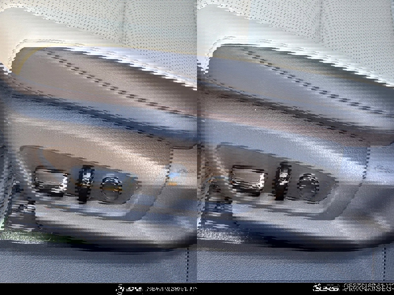 Certified 2025 Lexus ES 350 w/ Premium Package image 22