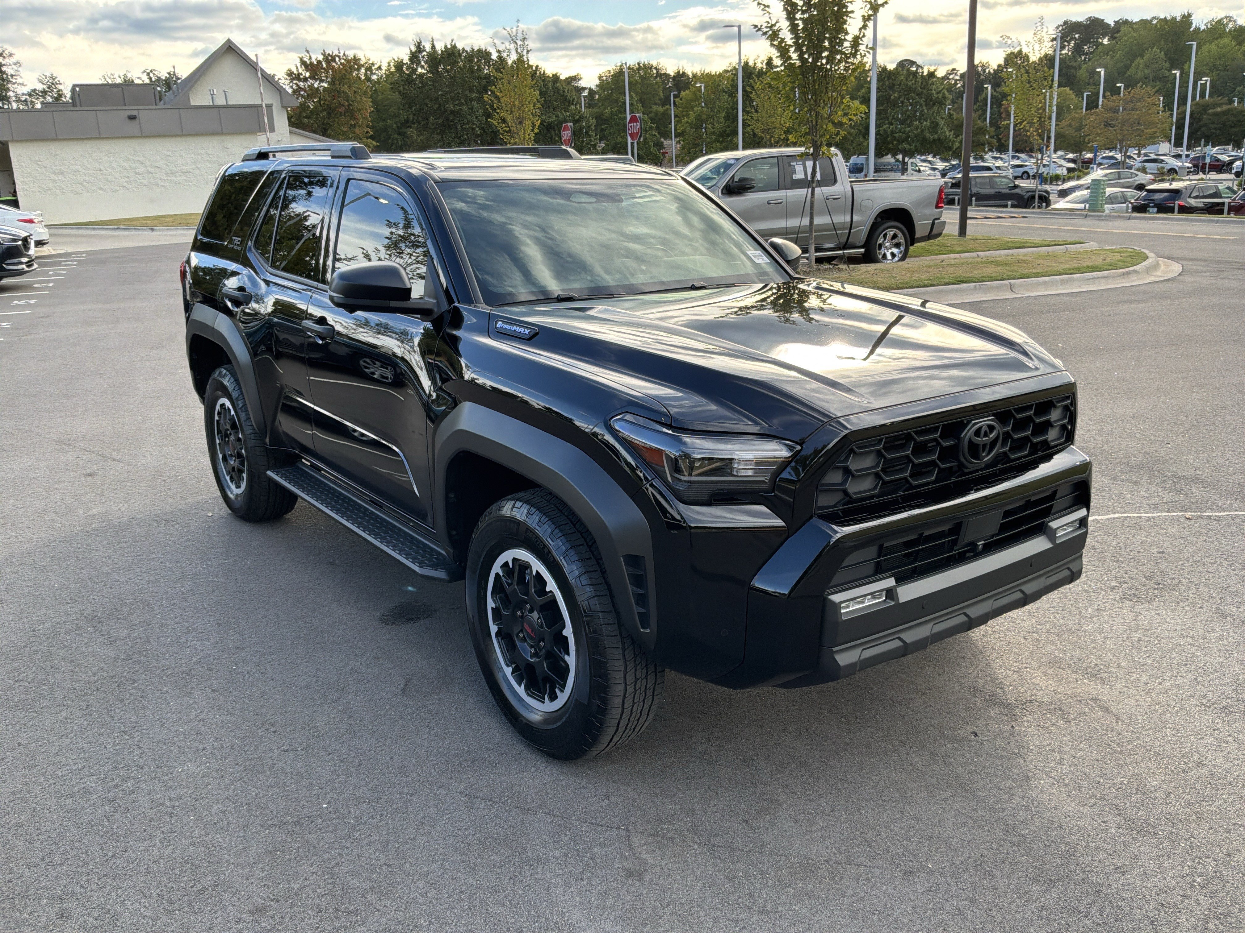 Used 2025 Toyota 4Runner TRD Off-Road Premium AWD/4WD image 2