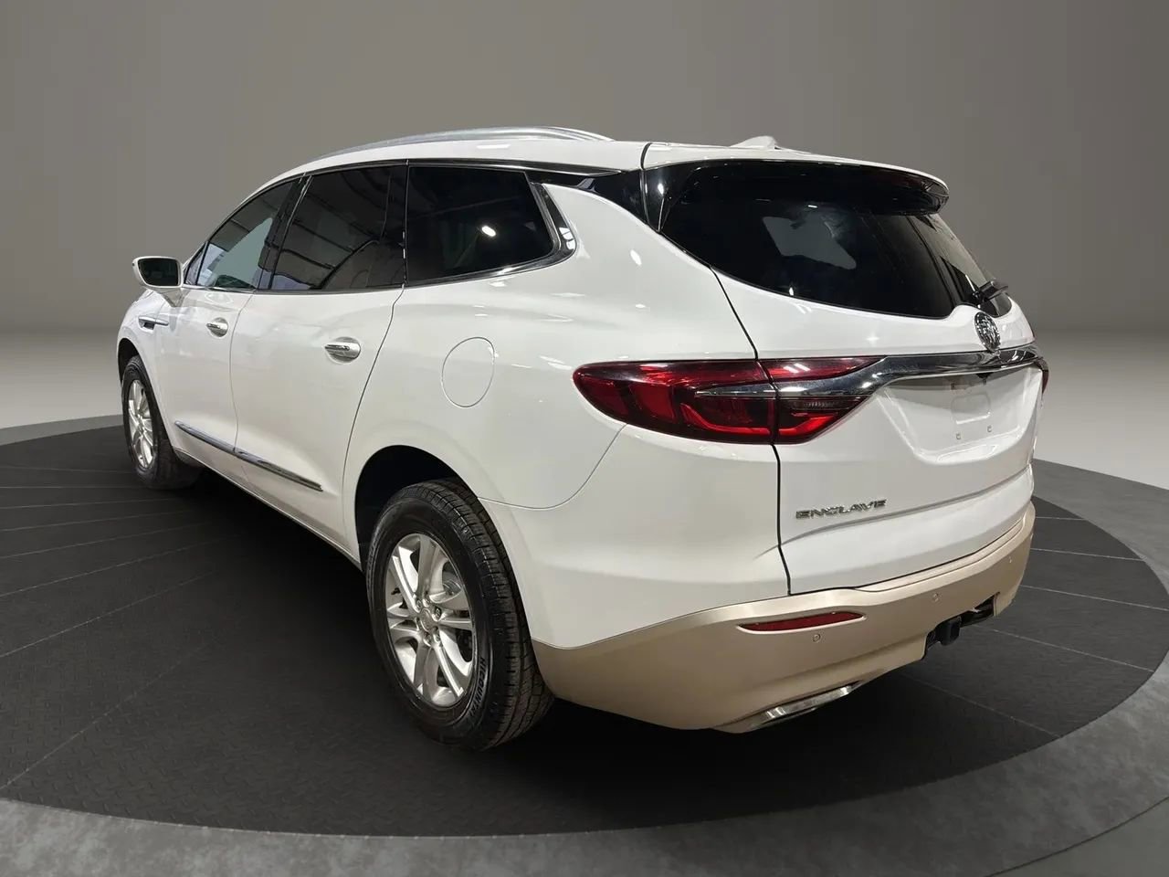 Used 2020 Buick Enclave Essence FWD image 7