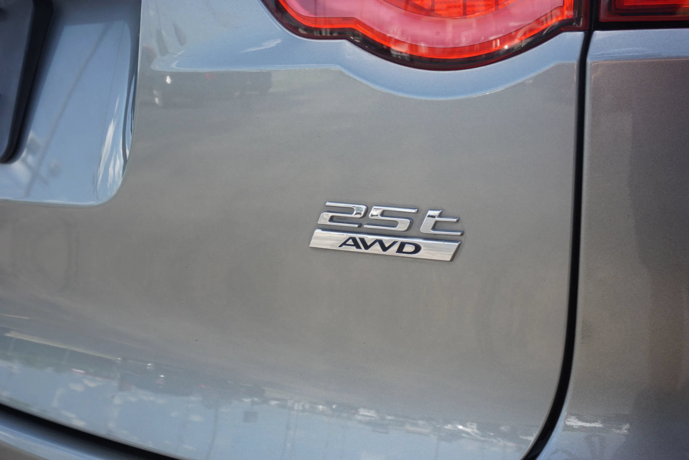 Used 2018 Jaguar F-PACE Premium AWD/4WD image 9