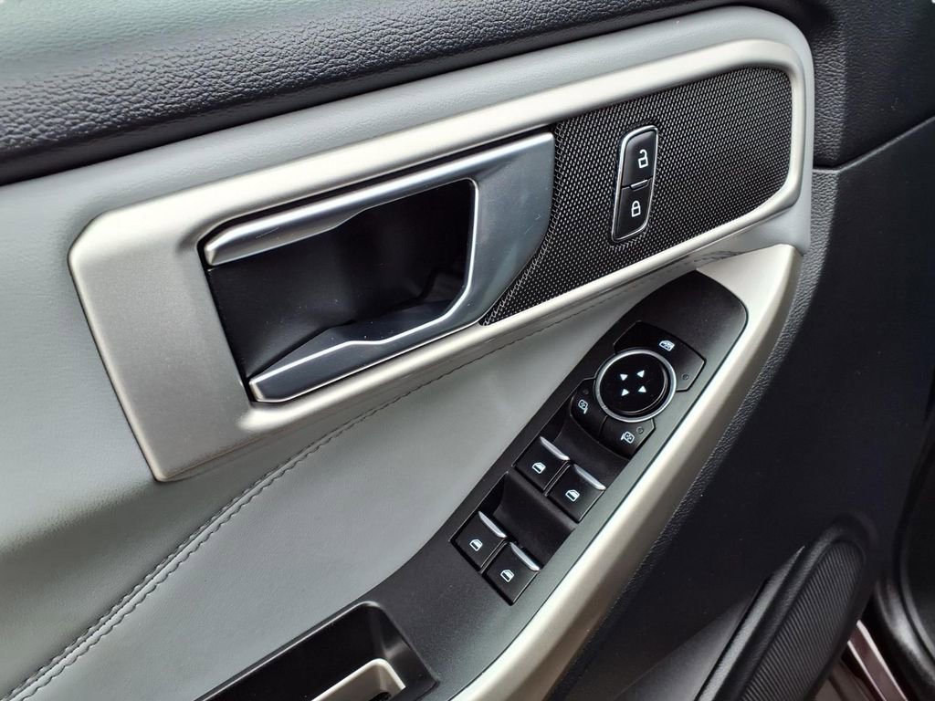 Used 2022 Ford Explorer XLT w/ Equipment Group 202A image 29