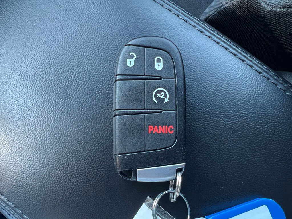 Used 2019 Jeep Grand Cherokee Laredo AWD/4WD image 29