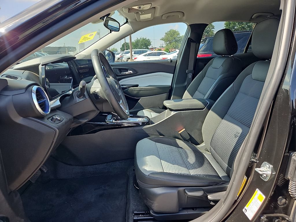 Used 2025 Chevrolet Trax LT w/ Driver Confidence Package FWD image 15