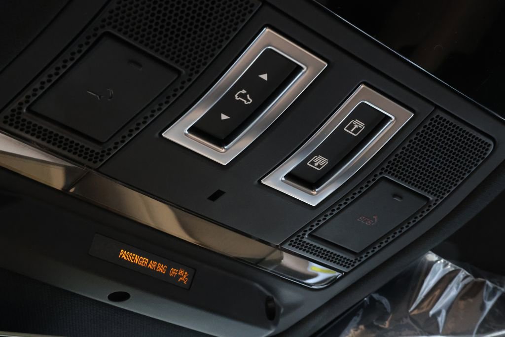 New 2026 Land Rover Defender 110 X-Dynamic SE AWD/4WD image 12