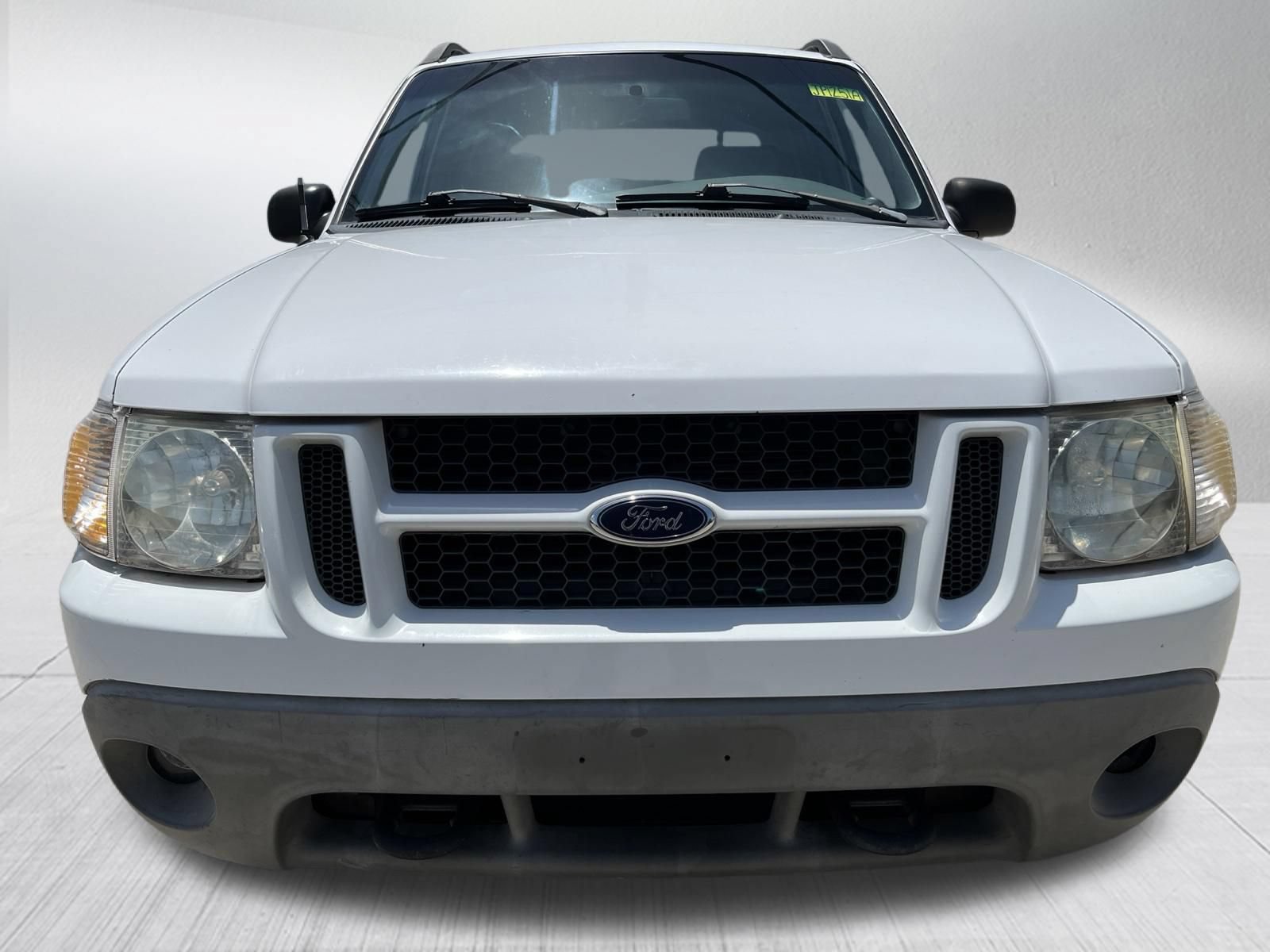 Used 2001 Ford Explorer Sport Trac 2WD image 2