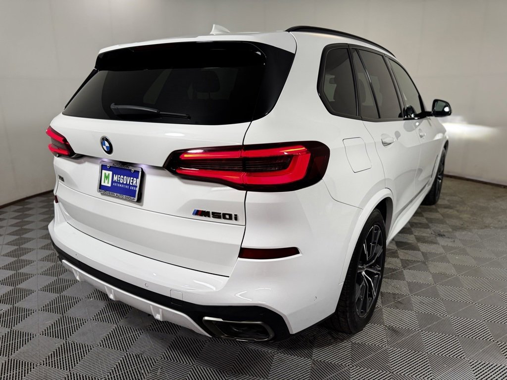 Used 2022 BMW X5 M50i w/ Premium Package image 5