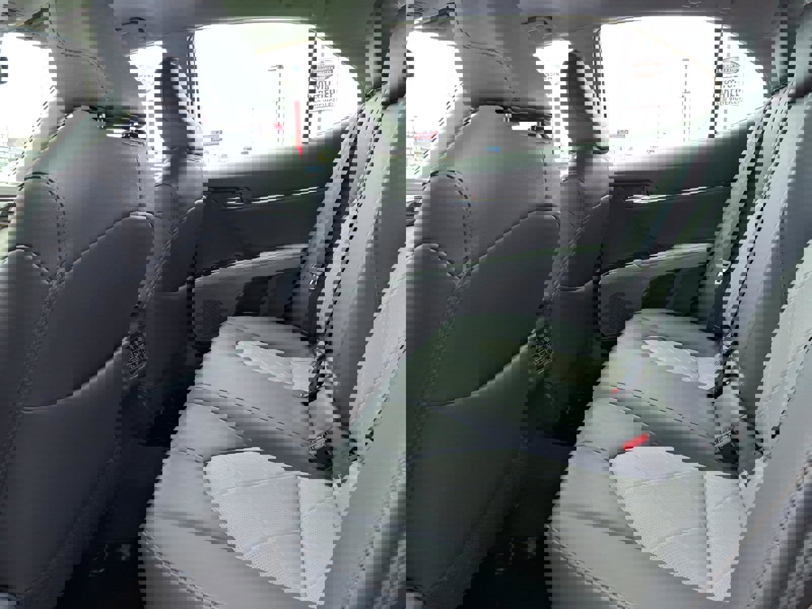 Used 2019 Toyota Camry XLE image 7