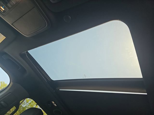 Used 2025 Ford Explorer ST image 30