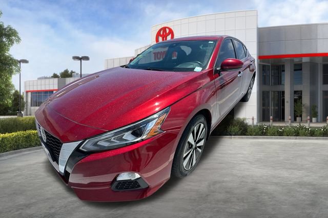 Used 2022 Nissan Altima 2.5 SV w/ SV Premium Package AWD/4WD image 3