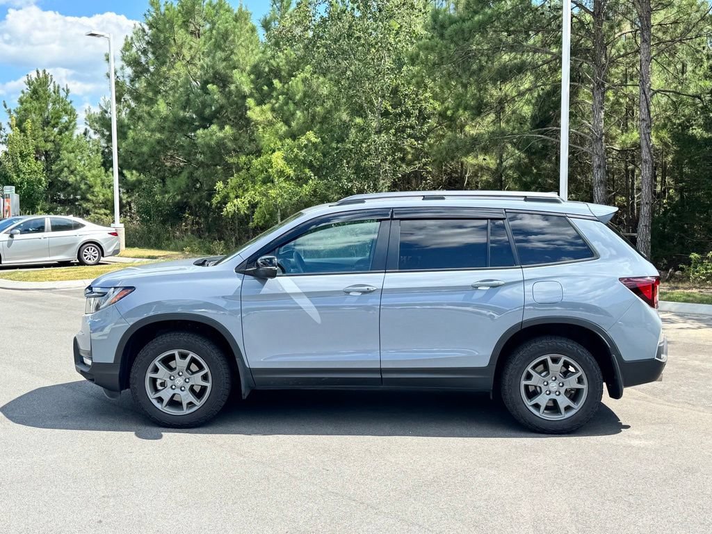Used 2025 Honda Passport TrailSport image 3