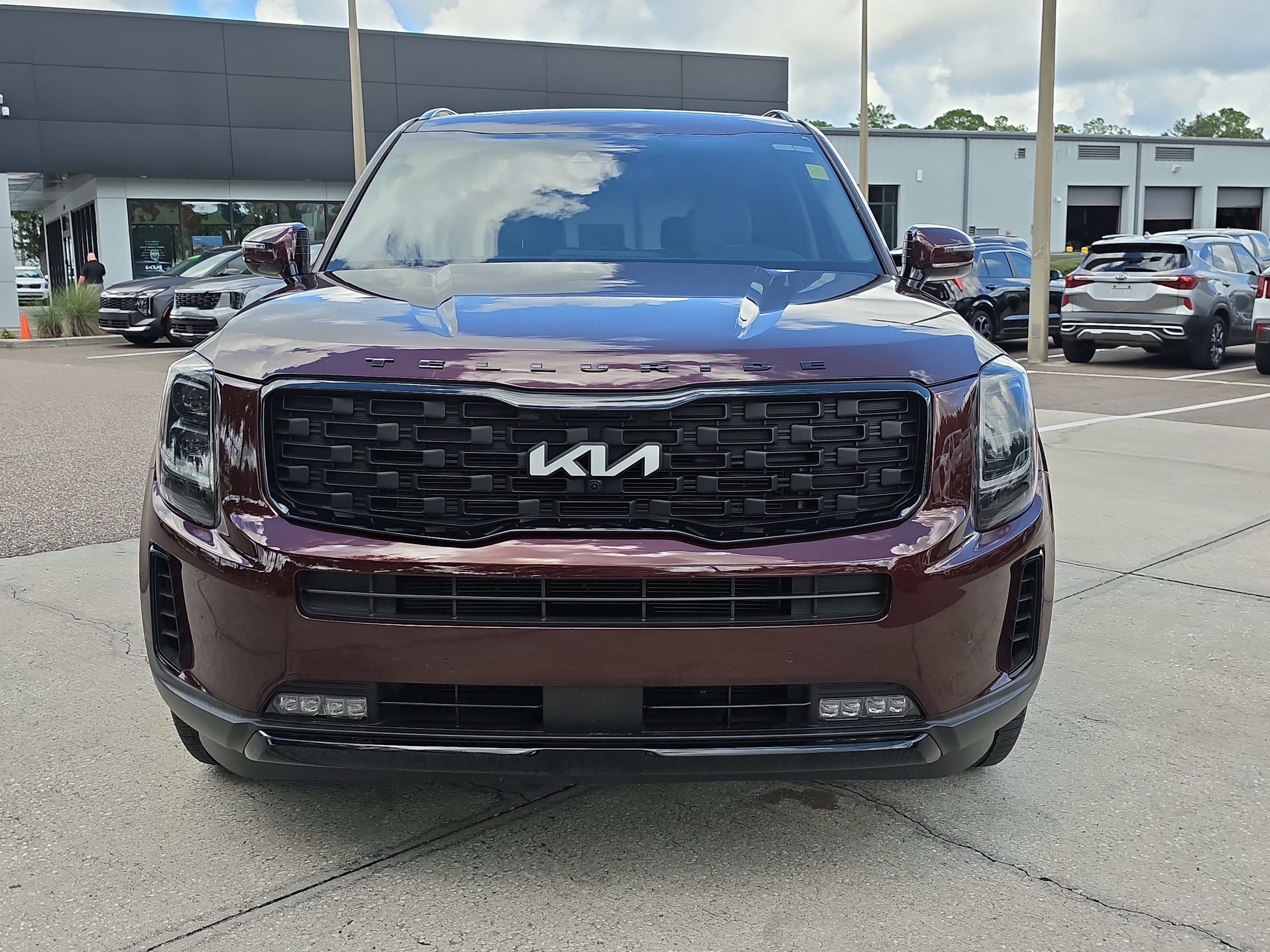 Certified 2022 Kia Telluride SX w/ Nightfall Edition Package AWD/4WD image 3
