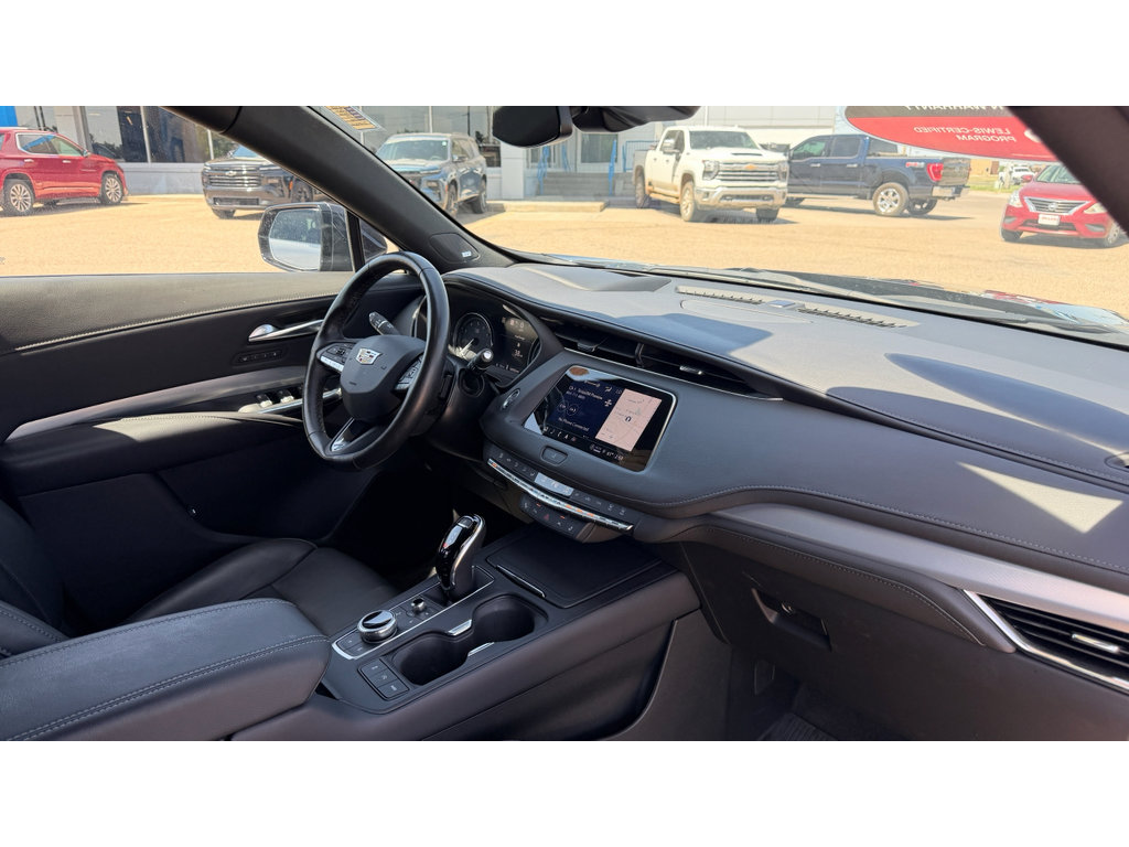 Used 2023 Cadillac XT4 Premium Luxury w/ Technology Package AWD/4WD image 12