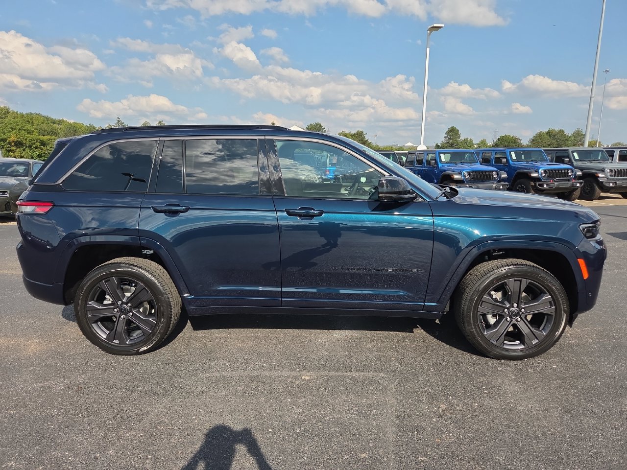 New 2027 Jeep Grand Cherokee Limited AWD/4WD image 32