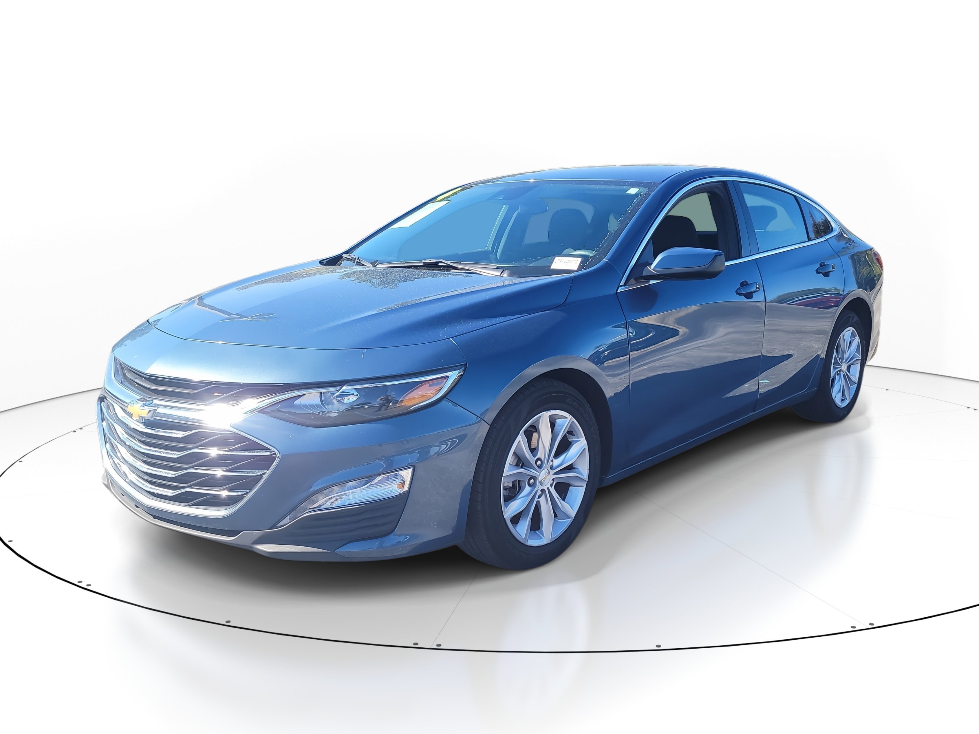 Used 2024 Chevrolet Malibu LT image 3