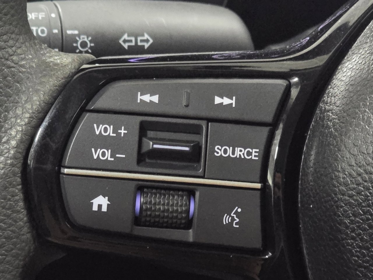 Used 2025 Honda Civic LX image 30