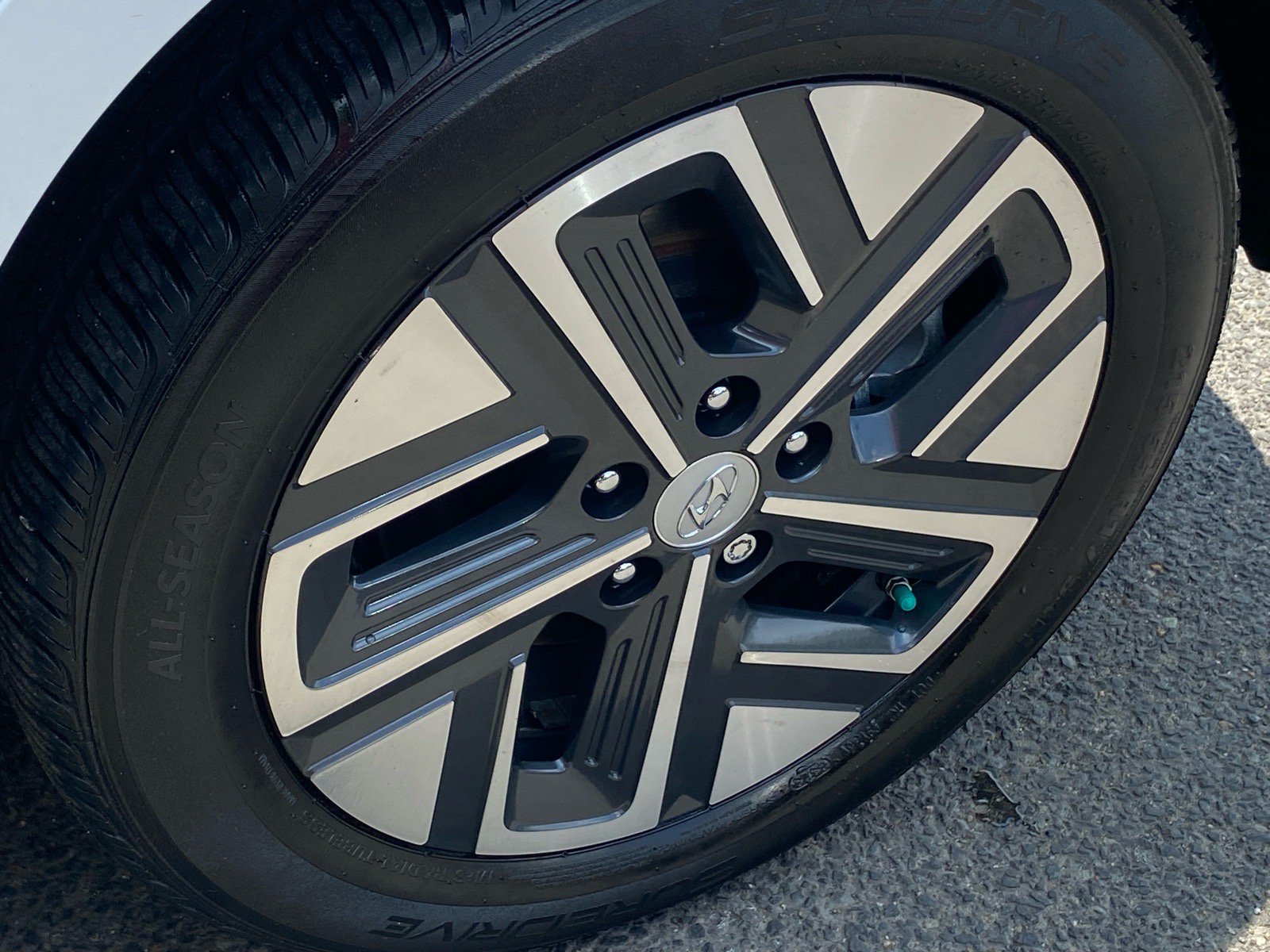 Used 2023 Hyundai Kona SE FWD image 19