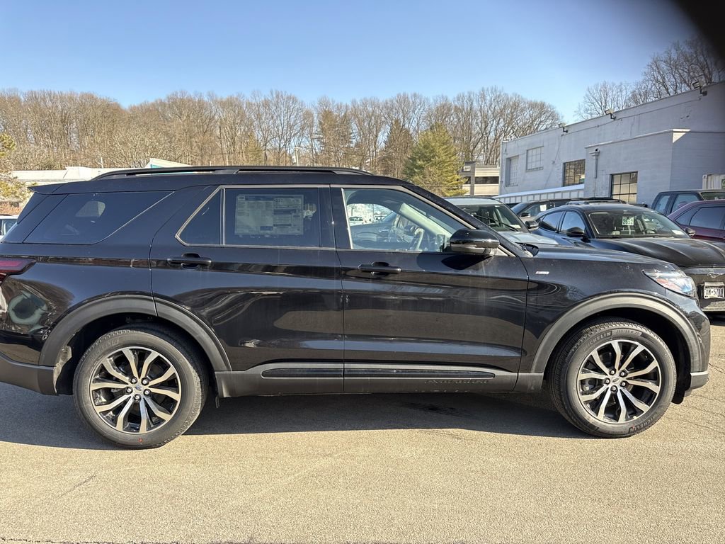 Used 2026 Ford Explorer ST-Line image 3