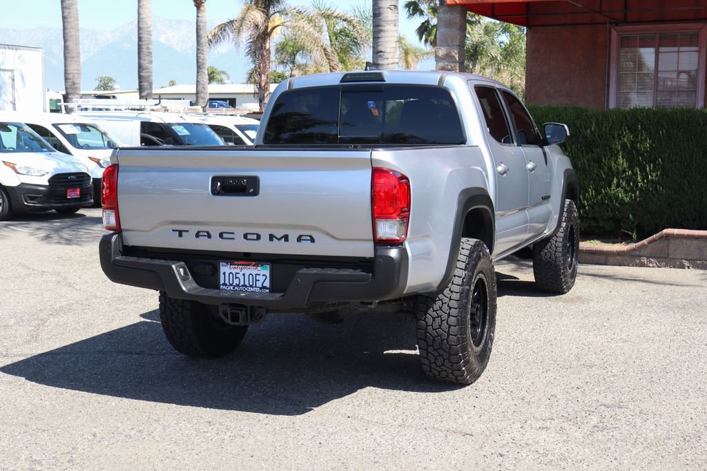 Used 2017 Toyota Tacoma TRD Off-Road RWD image 9