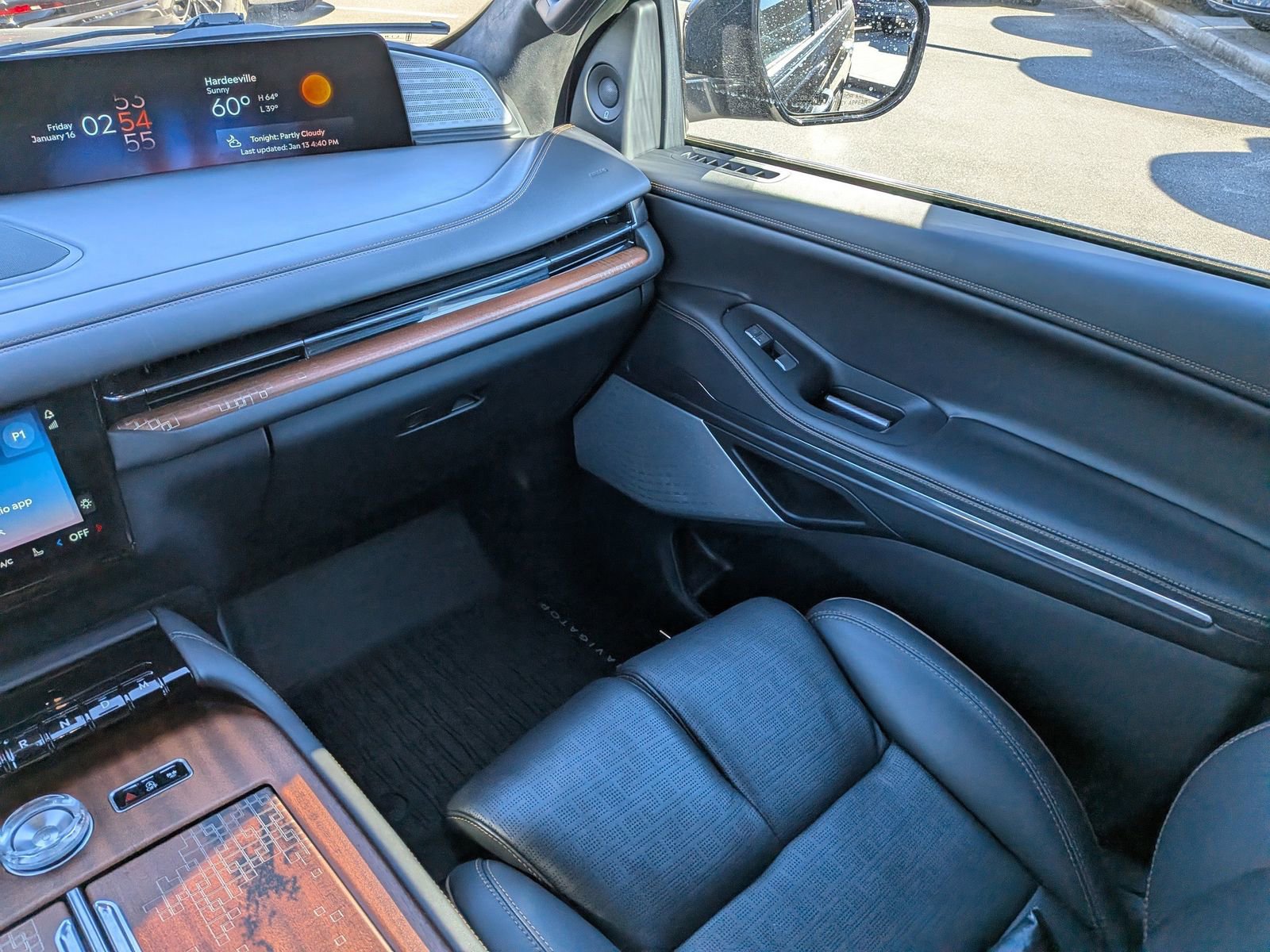 Certified 2025 Lincoln Navigator L Black Label image 21